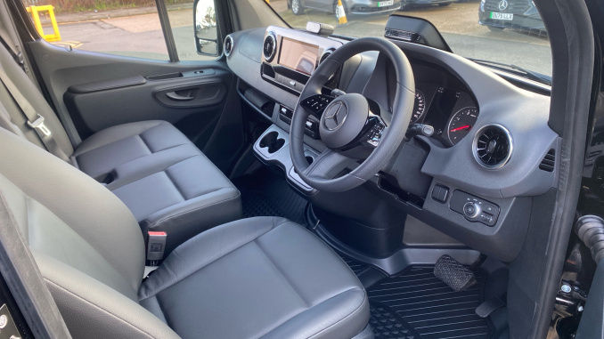 Mercedes-Benz Sprinter 315Cdi L3 Diesel Rwd 3.5t H2 Pro Van 9G-Tronic - Image 3